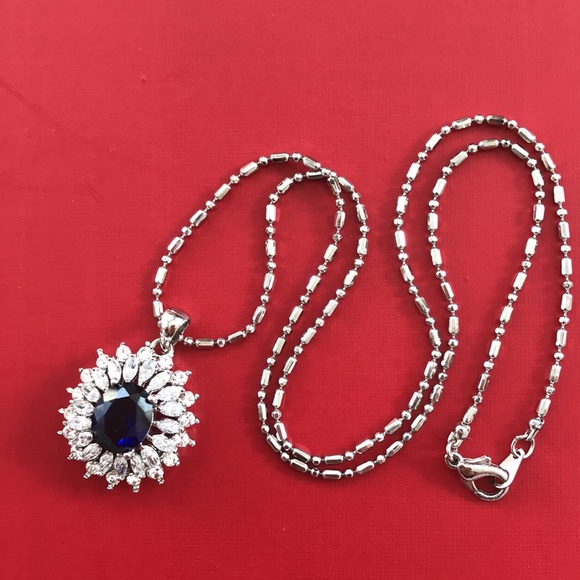 Royal blue sapphire pendant necklace - Picture 2 of 2